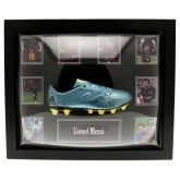 ����� � ���������� ������� ����� Messi Signed Boot (Framed).