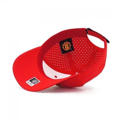 Бейсболка Манчестер Юнайтед  красная 107698