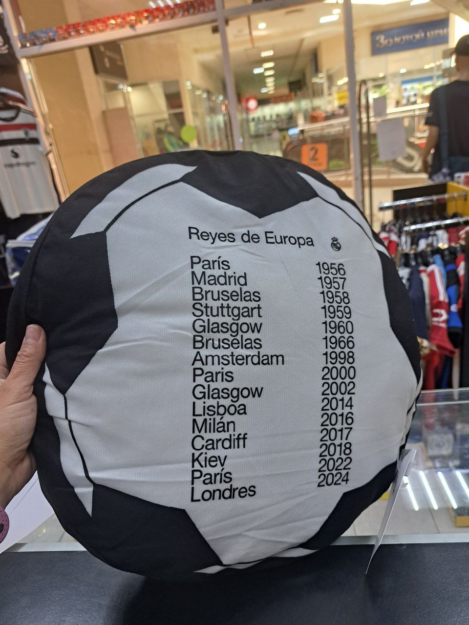       REYES DE EUROPA 40 CM