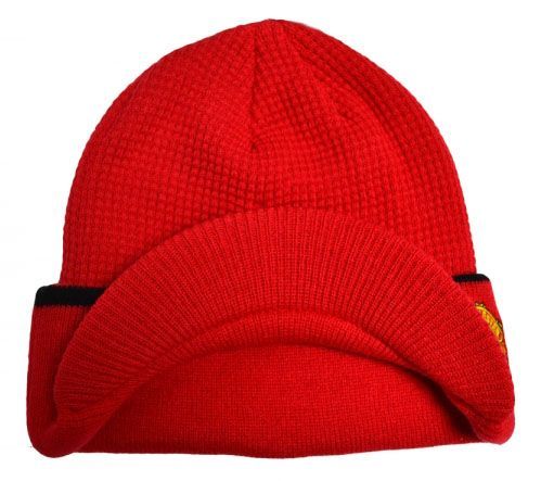 Шапка вязаная Манчестер Юнайтед красная с козырьком