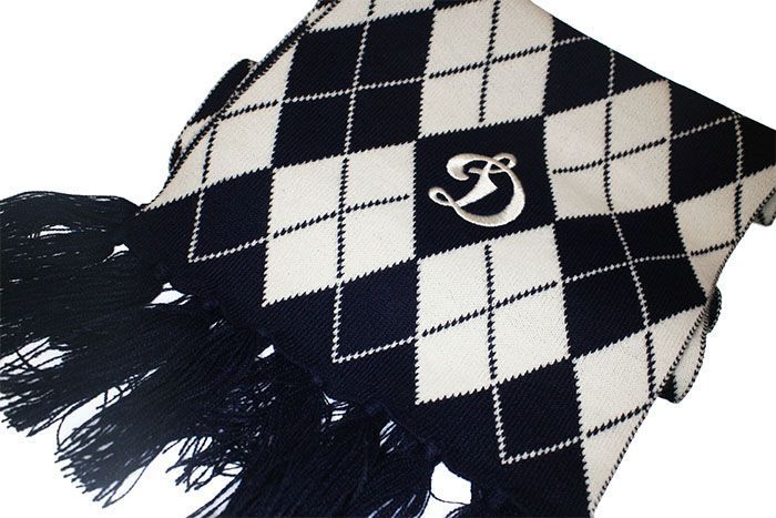 Шарф"Д" 1015/9012 вяз.целиком белым ромбом