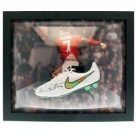 ����� � ���������� ���� ������� Cantona Signed Boot (Framed) 