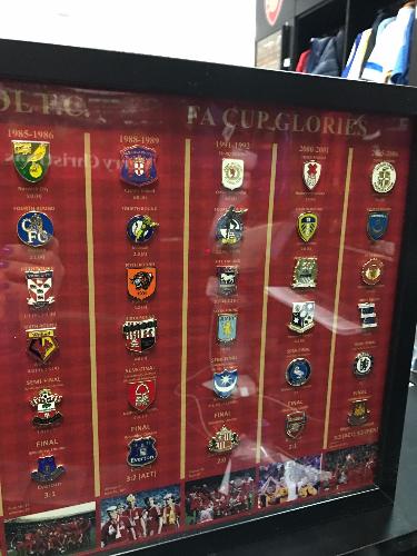 Набор значков Ливерпуль "История кубковых побед"