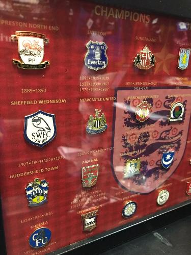 Набор значков Champions of England