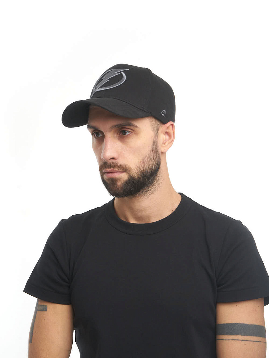 Бейсболка NHL Tampa Bay Lightning черная 31606