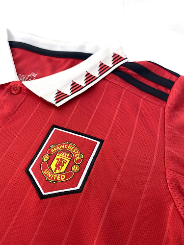 Форма Манчестер Юнайтед 2022/2023 домашняя (футболка и шорты)